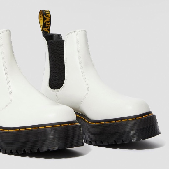 2976 SMOOTH LEATHER PLATFORM CHELSEA BOOTS - Picture 3 of 6